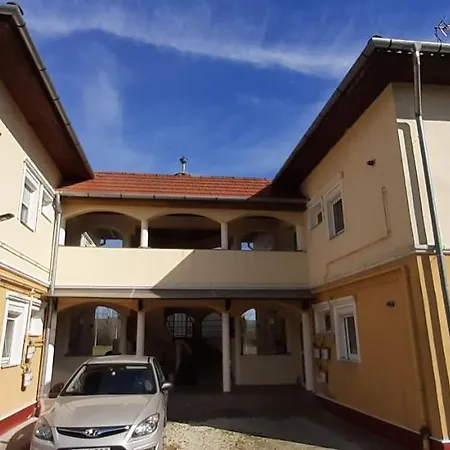 Major Apartment *